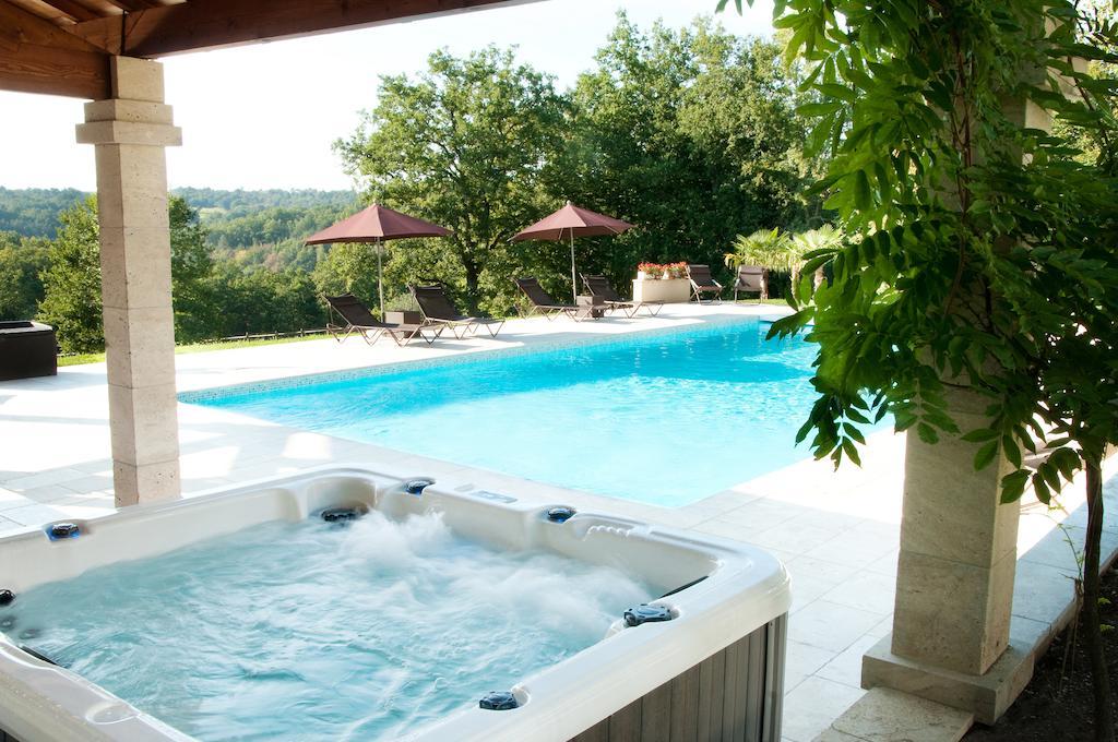 Domaine De La Fauconnie Hotel Campsegret Exterior photo