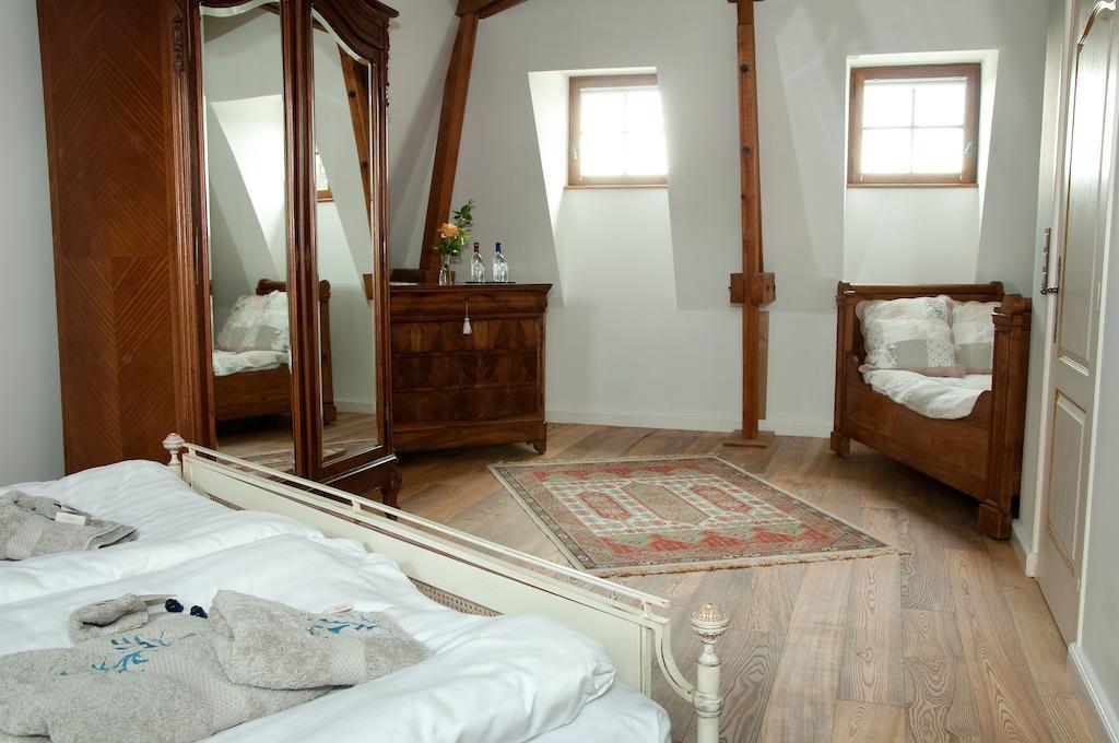 Domaine De La Fauconnie Hotel Campsegret Room photo