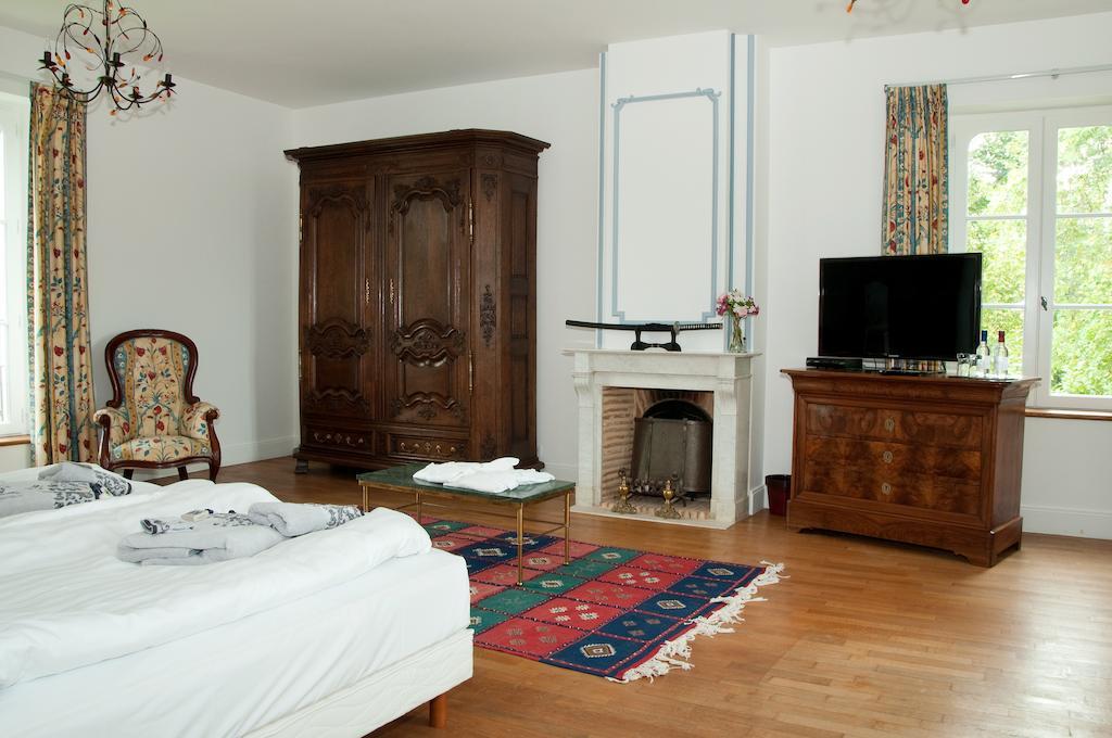 Domaine De La Fauconnie Hotel Campsegret Room photo